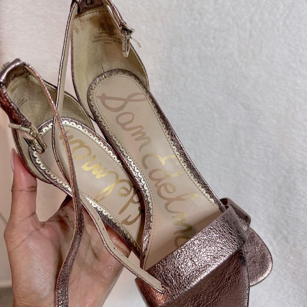 Sam Edelman Silver Sandals with Peep-Toe Design - Picture 3 of 3
